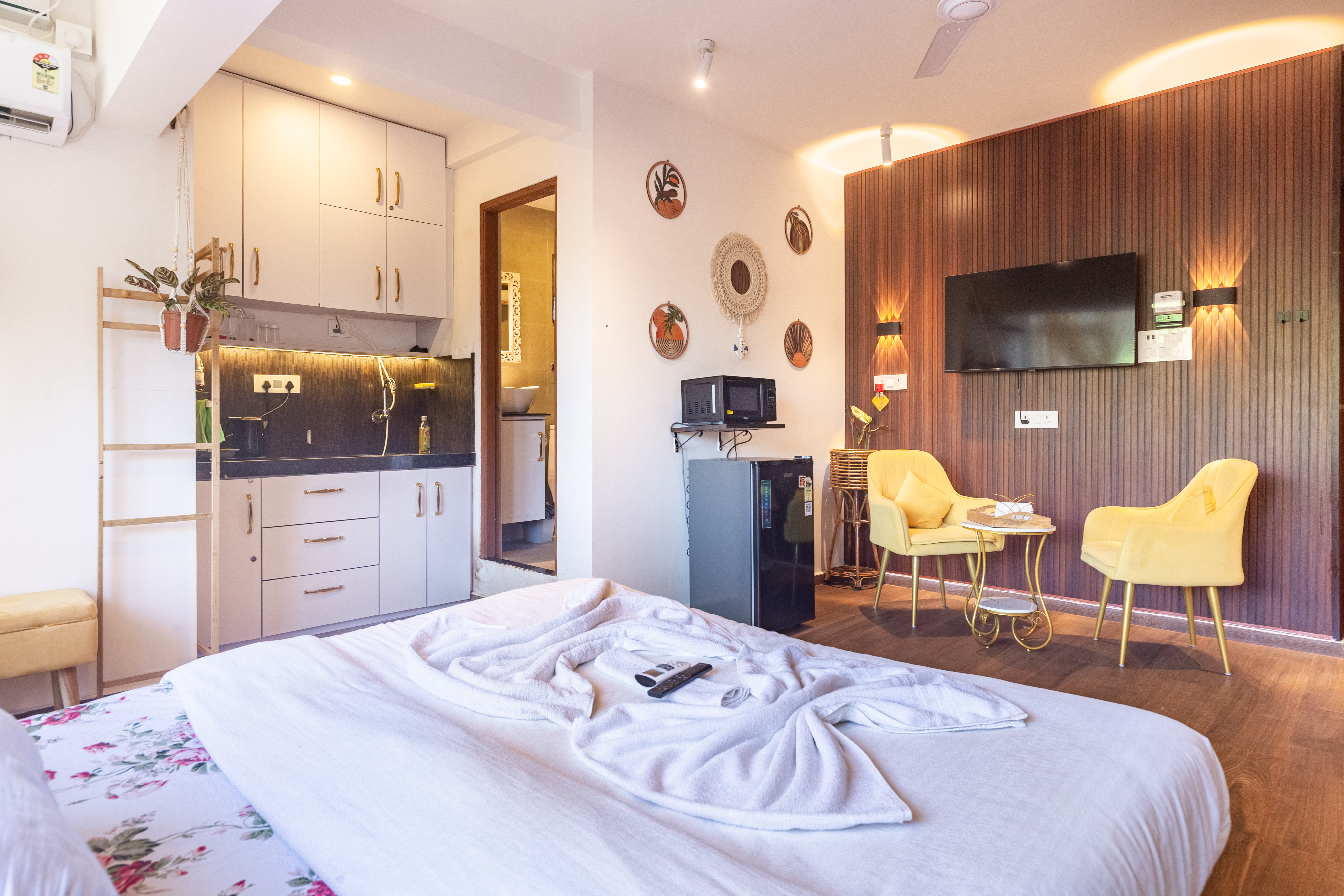 Bedroom seating